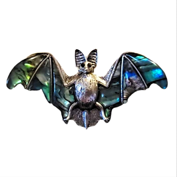 NWT Natural Rainbow Abalone Shell Silver Vampire Bat Necklace Pendant or Brooch - Picture 2 of 7